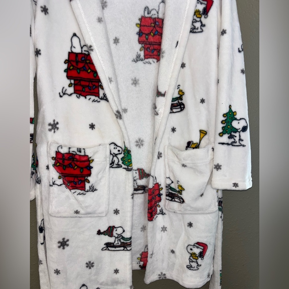 Peanuts Bath Robe- size S/M - Picture 4 of 6